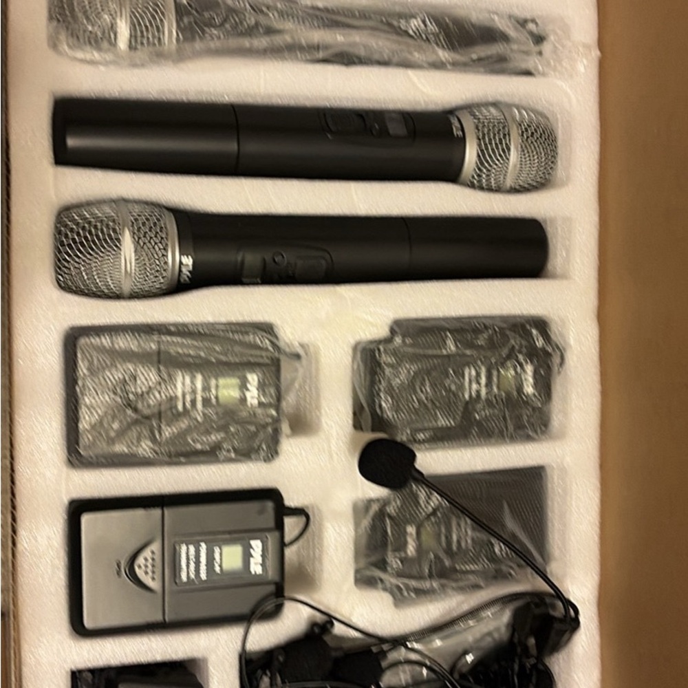 Pyle PDWM8225
Wireless Microphone
System - Picture 3 of 4